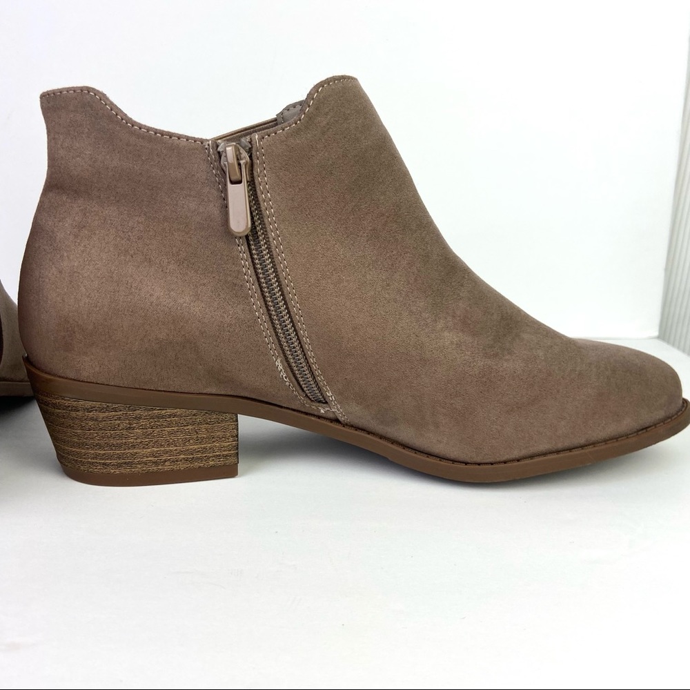 NWT Torrid Taupe Elastic Ankle Boot 11W - Picture 4 of 10